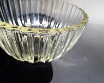 Small ribbed bowl