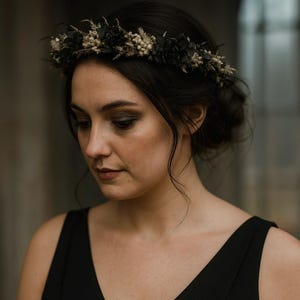 Black Dried Flower Crown for Bride or Bridesmaid – Gothic Boho Wedding Headpiece and gray floral crown-  Wedding accessories