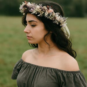 Boho Dried Flower Crown for Women – Festival Floral Headpiece – Colorful Preserved Flower Halo for Outdoor Weddings & Photoshoots