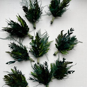 Greenery Hochzeit Boutonnière; Greenery kleiner Haarkamm; Braut Blumen, Boho Hochzeit Blumen, Greenery Unkraut Akzent