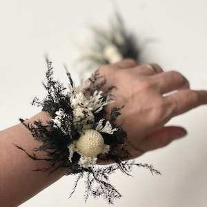 Wrist Corsage boutonniere -Bridesmaid Corsage Keepsake- Prom Corsage Homecoming -Wedding Corsage Black and white