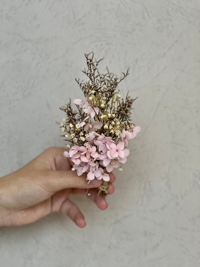 Pink dried flowers boutonnieres,Wedding boutonnieres, pink table/Plate decor image 1