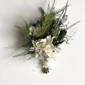 Fern and hydrangea boutonnière-White wedding boutonnière-Bleached Hydrangea