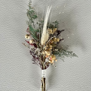 Minibuquê de Flores Secas; Rosas secas de vaso de botão, hálito de bebê seco; topper de presente de flores secas; decoração de placa de flores secas.