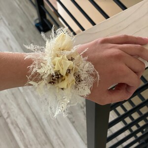White and Naturals Wrist Corsage boutonniere Bridesmaid Corsage Keepsake Prom Corsage Homecoming Wedding Corsage Flowers Alternatives