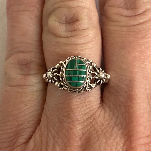 Vintage Sterling Silver 925 Oval Malachite Geometric Inlay Etruscan Style Shank Accent Ring Size 6.25