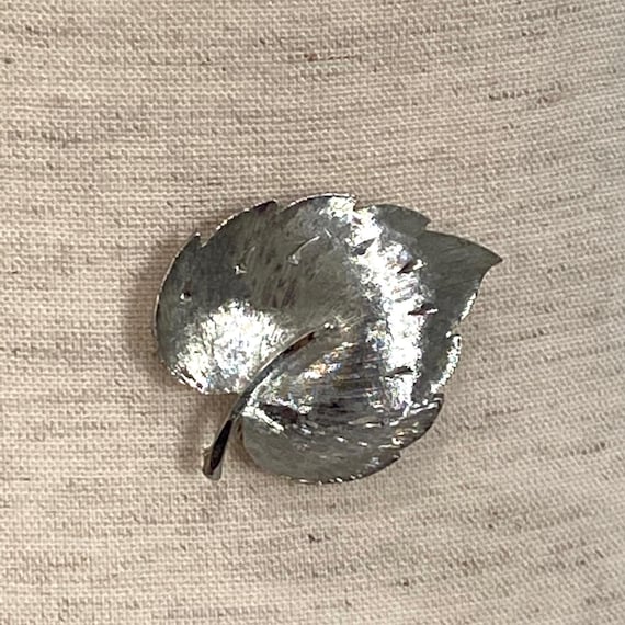 Vintage Louis Giusti Silver Textured Leaf Brooch S