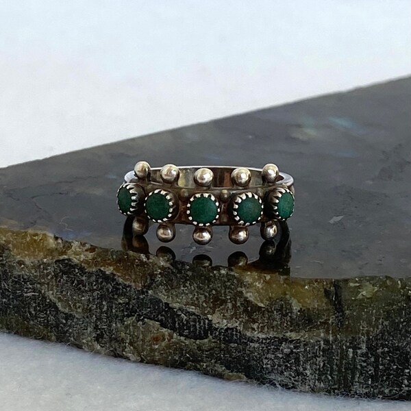 Vintage Sterling Silver 925 Southwest Native Style Petit Point Snake Eye Green 5 Stone Band Ring Size 5.5 Green Onyx Vs Green Turquoise