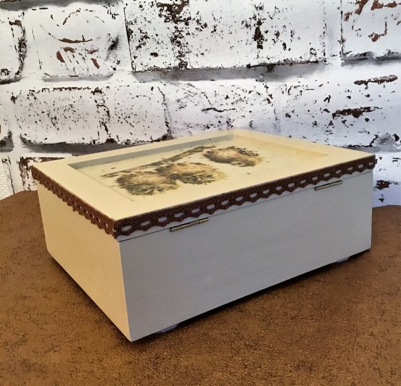 Shabby chic jewellery box.Shabby chic trinket box.Sewing box.Keepsake box.Birthday gift for her.Owl gift.Housewarming gift.Jewelry box.