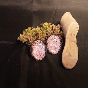Earrings with real pink dill flowers