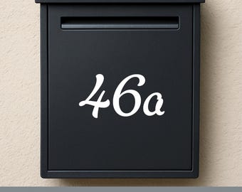 Hausnummer Vinyl Aufkleber für den Briefkasten – personalisierbar in Farbe & Größe | Mülltonne Beschriftung Zahl Nummer Adresse
