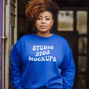 Sweatshirt Mockup Black Model, Royal Blue Gildan Sweatshirt Mockup, Black Girl Mockup, African American Woman, Blue sweater Mock Up