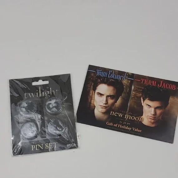 Twilight Button Pin Set of 4 and New Moon BK Prom… - image 1