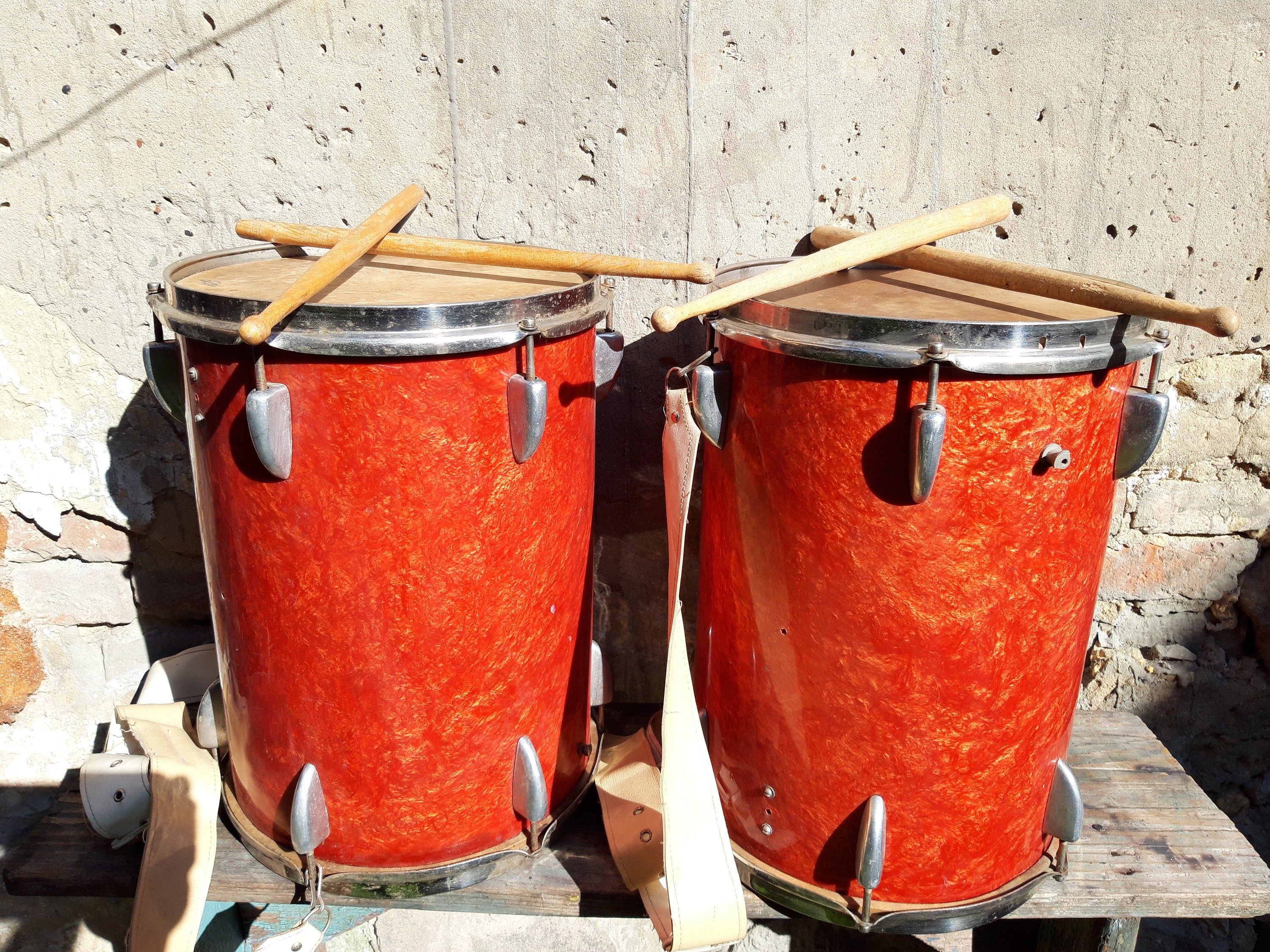 Vintage Blaskapelle und kleine Trommel: mit Naturfell, 1960s Musical Decor  - Etsy Österreich, image size:3000x2250