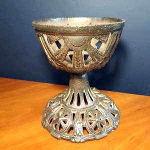 Antique Cast Iron  Kerosine lamp base Garden Vase Urn