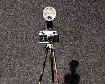 Vintage camera set 60s photographer&#39;s kit Camera, brass tripod, flash
