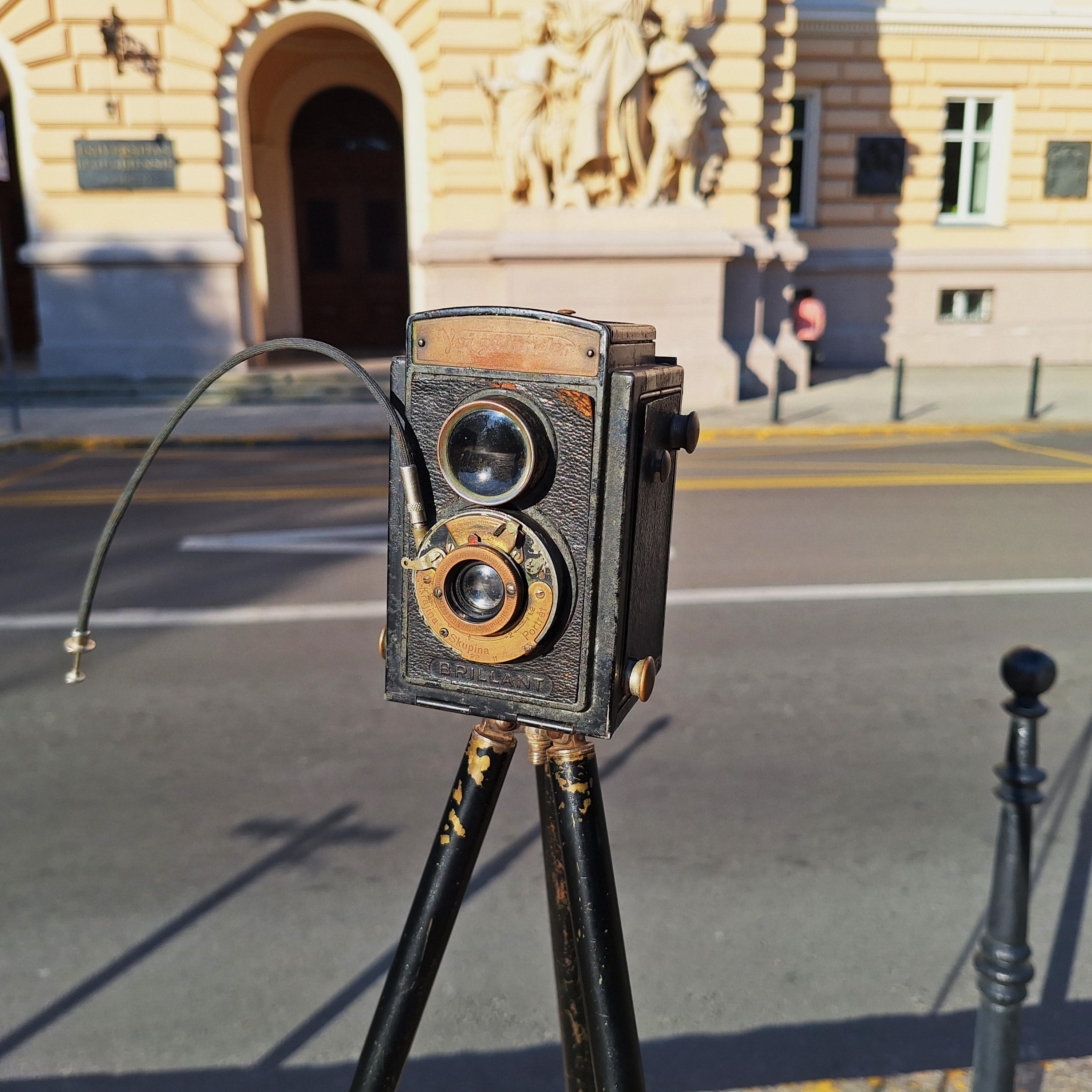 Voigtlander Brillant TLR  brass tripod Vintage camera set 30s retro interior decor