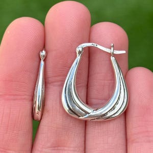 Sterling Silver 925 Vintage Puffy Hollow Hoop Earrings - Pre-Owned (3.1g)