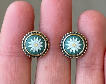 Sterling Silver 925 Vintage Hallmarked Gold Plated Wedgwood Daisy Stud Earrings - Pre-Owned (3.7g)