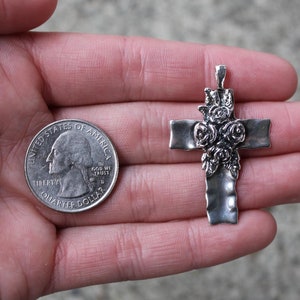 Sterling Silver 925 Floral Cross Pendant - Pre-Owned (5.5g)