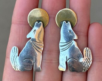 Sterling Silver 925 Navajo H. Wood Mixed Metal Coyote Howling Stud Earrings - Pre-Owned (6g)