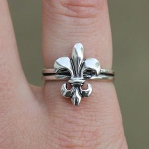 Anillo de flor de lis de plata de ley 925 de segunda mano, talla 7,5, 3,1 g