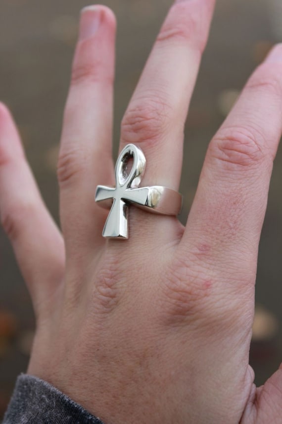 Pre-Owned Sterling Silver Size 7 Chunky Ankh Ring View 2