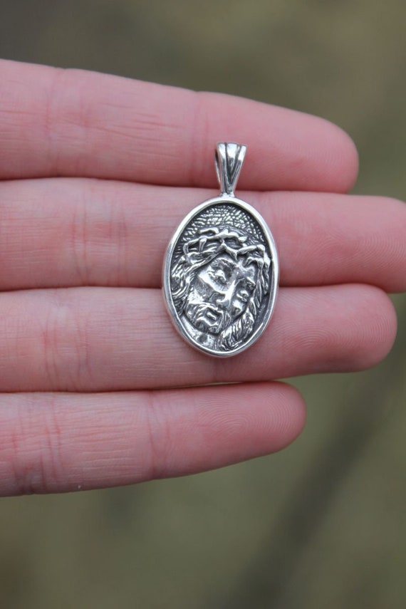 Pre-Owned Sterling Silver Crown of Thorns Jesus C… - image 2