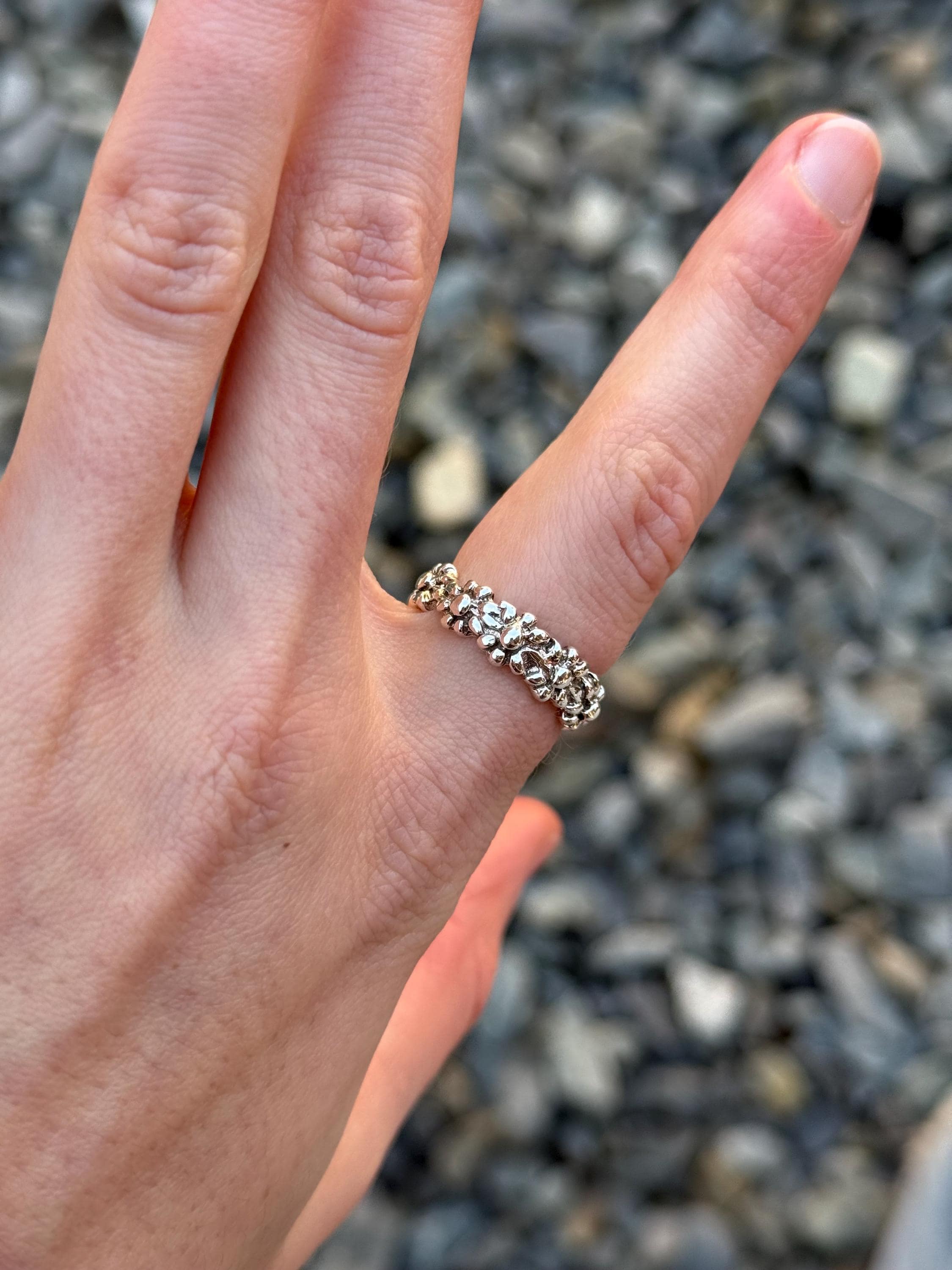 Sterling Silver 925 Size 7 Handmade Flower Ring Band - Pre-owned Sterling Silver 925 Size 7 Handmade Flower Ring Band - Pre-owned