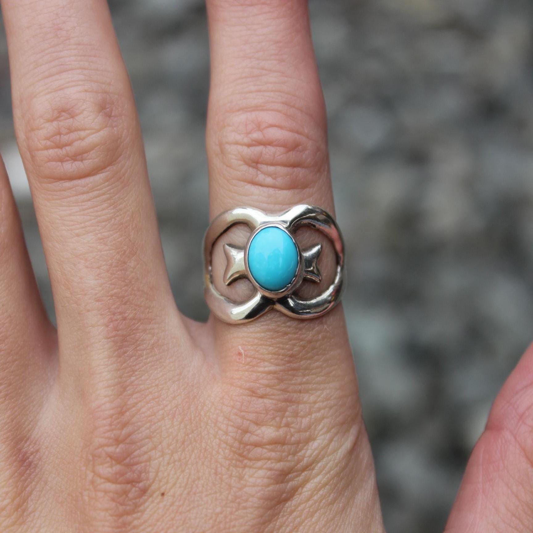 Sterling Silver 925 Size 7.5 Handmade Navajo Sandcast Turquoise