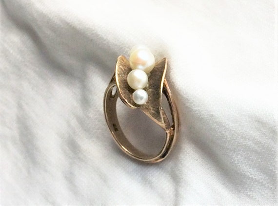 Estate 10k HEAVY Yellow Gold Genuine Pearl Ring 5… - image 4