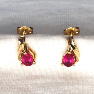 Estate 10k Yellow Gold Deep Pink Ruby Stud Post Earrings Pierced 2.1g Marked 10 k 10kt Pair Set Looks Great for Teen or Woman Gift Present