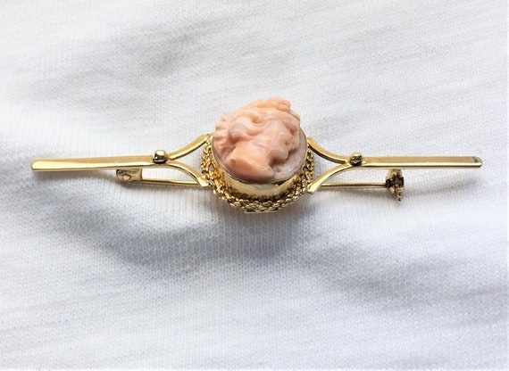 Estate 18k Yellow Gold Coral Vintage Bar Brooch P… - image 9