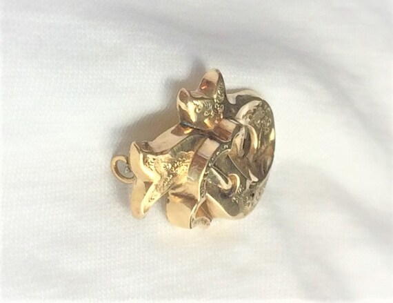 Vintage 14k Yellow Gold Repousse Brooch Pin Belt … - image 4