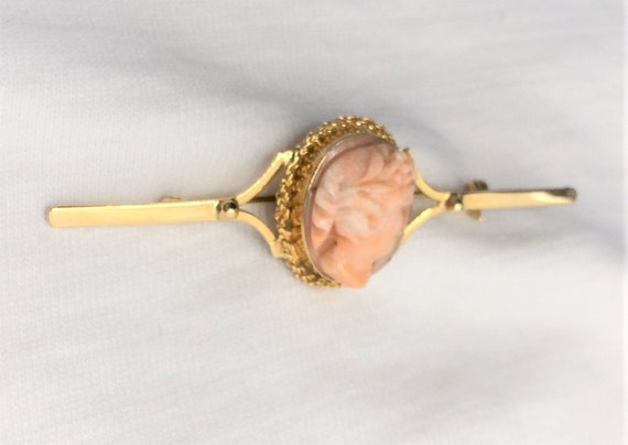 Estate 18k Yellow Gold Coral Vintage Bar Brooch P… - image 8