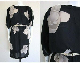 Vintage jaren 70 jaren 80 Zwarte SHEER Over Sized Floral Boho Kimono Gedrapeerde Batwing Sleeve Hippie Mini Dress S / M