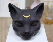 Scented candle in cat shape quot Luna quot made of rapeseed wax, handmade and vegan