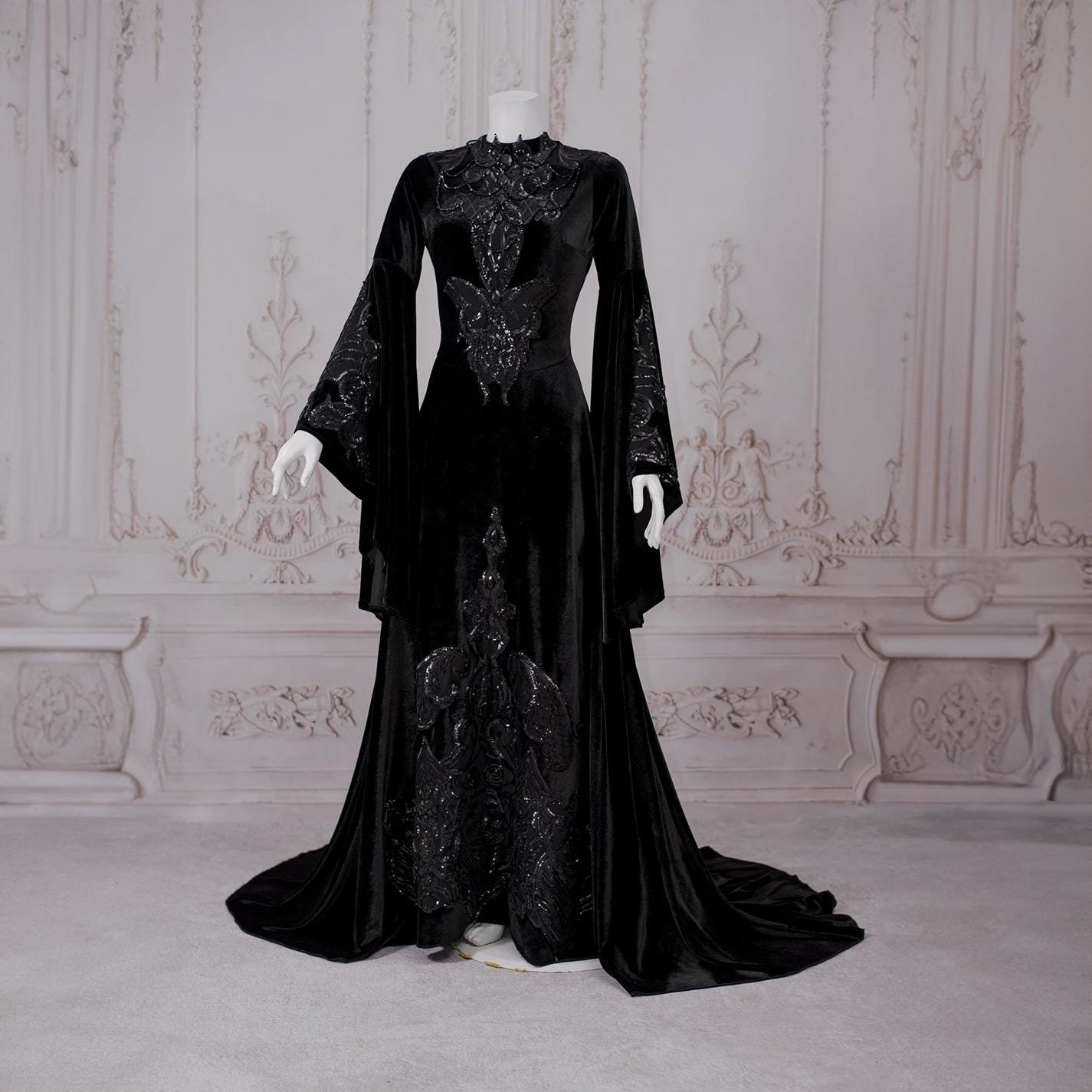 Vestido Corto Con Volante En La Cintura · Scalpers · El Corte Inglés