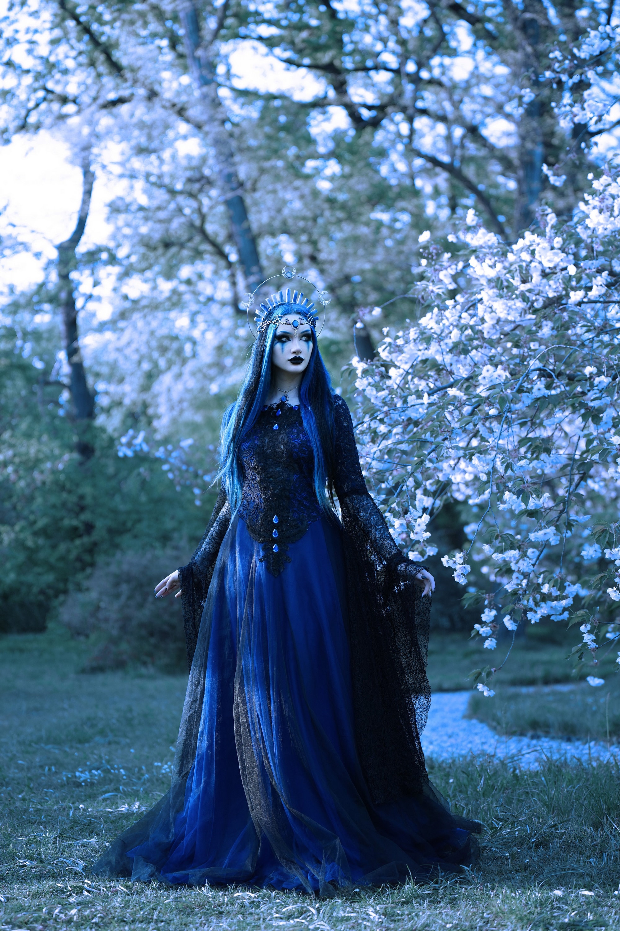 Black navy blue pentagram satanic gothic wedding dress bell sleeves to the ground halloween custom made long train Black navy blue pentagram satanic gothic wedding dress bell sleeves to the ground halloween custom made long train