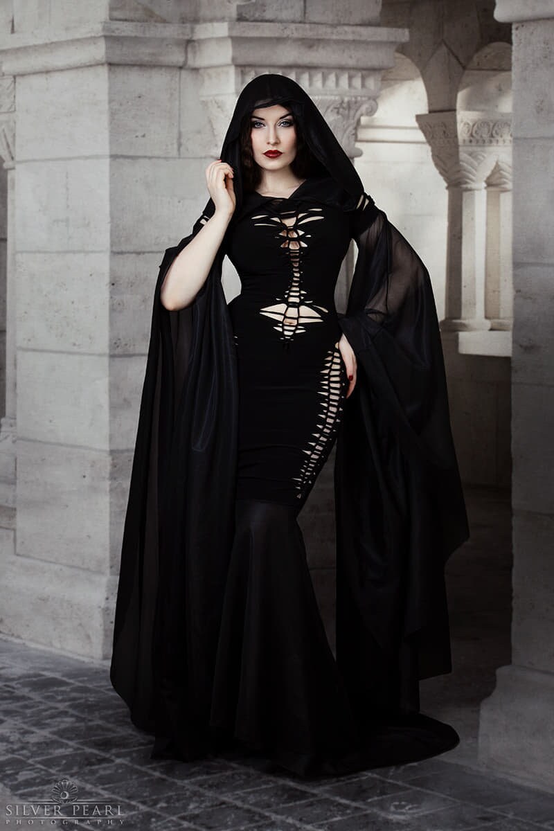 Morticia clearance addams cape