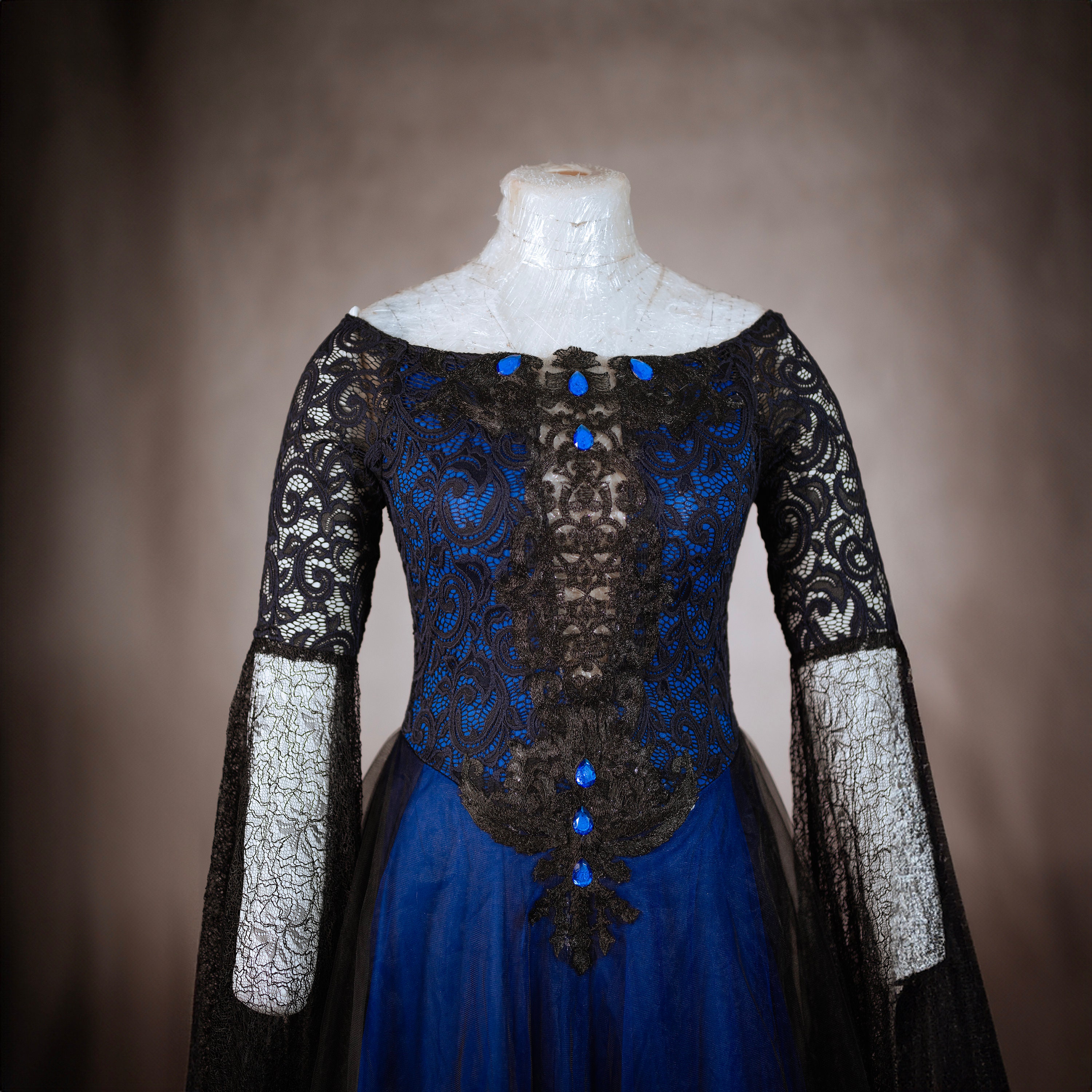 Black navy blue pentagram satanic gothic wedding dress bell sleeves to the ground halloween custom made long train Black navy blue pentagram satanic gothic wedding dress bell sleeves to the ground halloween custom made long train