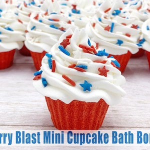 Patriotic 4th of July Cupcake Bath Bomb, Red White Blue Bath Bomb Cupcake, Strawberry Cherry Fruity Bath Bomb Gift, American Spa Gift Set