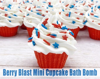 Patriotic 4th of July Cupcake Bath Bomb, Red White Blue Bath Bomb Cupcake, Strawberry Cherry Fruity Bath Bomb Gift, American Spa Gift Set