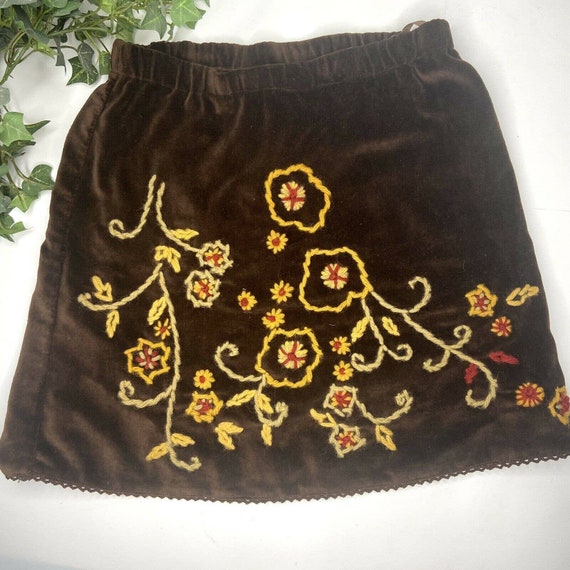 Toujours Vintage Girls Brown Velvet Yarn Embroide… - image 1