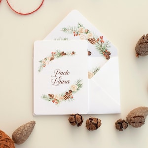 partecipazioni con disegni ad acquerello di fiori e frutti di bosco