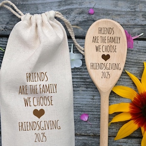 Cadeau de fête d&#39;amitié pour les amis qui sont la famille que nous choisissons Cuillère en bois gravée Recipe of Life Cadeau de douche nuptiale Thanksgiving