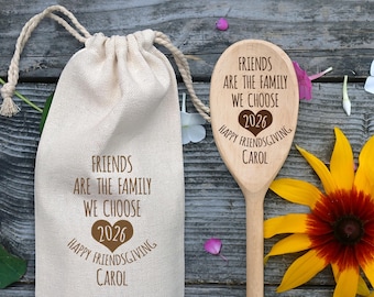 Cuchara de madera grabada con nombre personalizado para amigos, regalo personalizado para amigos y decoración de Acción de Gracias.