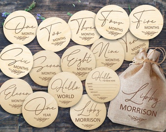 Wooden Monthly Milestone Discs For Baby Photo Props Baby By The Month Baby Milestone Markers with Personalization Cards Baby Gift Name Sign