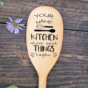 Mom&#39;s Kitchen Things Custom Engraved Spoons for Grammy Memaw Mixing Spoon Meme Baking Cooking Serving Utensil Personalised Mother&#39;s Day Gift