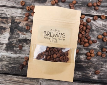 Sacchetto regalo personalizzato per baby shower con bustine di tè richiudibili a tema caffè e tè, ideale come bomboniera per baby shower.